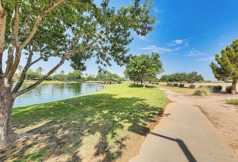 Quiet Casa Grande House Next To Villago Park!