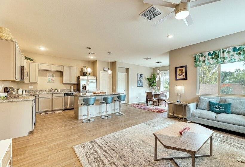 Quiet Casa Grande House Next To Villago Park!