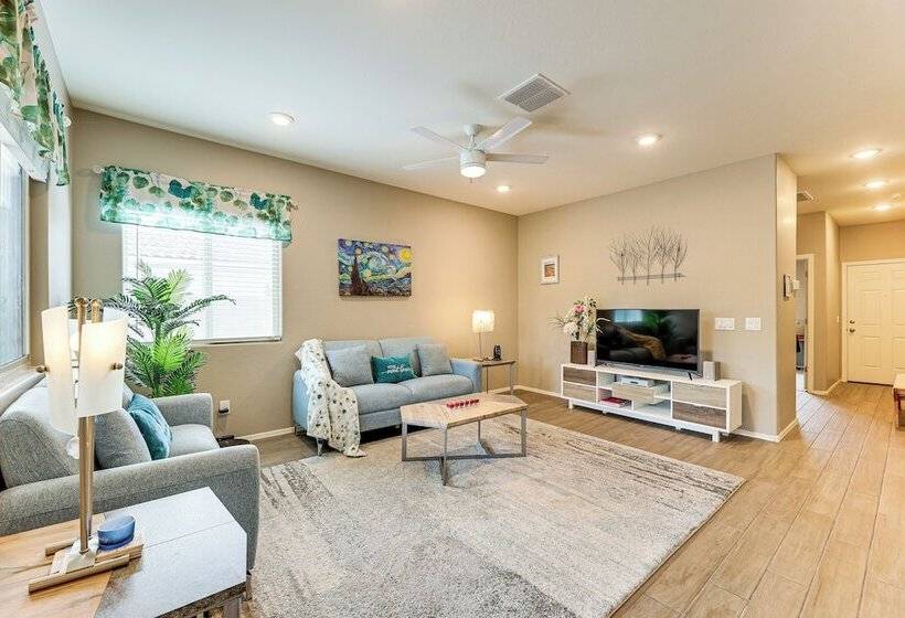 Quiet Casa Grande House Next To Villago Park!