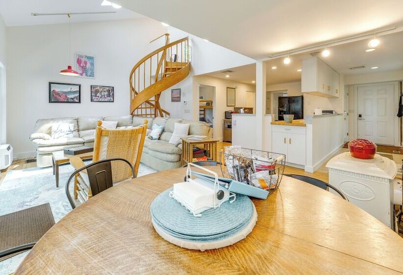 Quiet Freeport Home On Casco Bay W/ Fire Pit