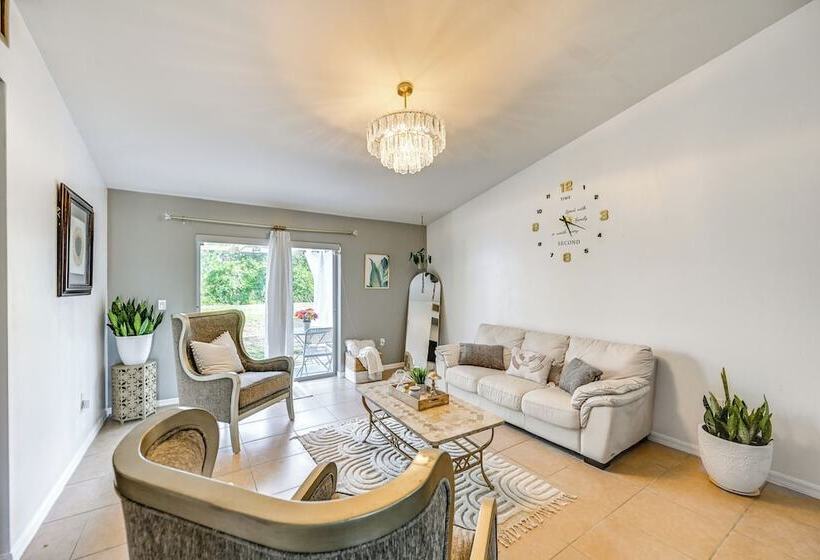 Lehigh Acres Getaway Near Parks & Golfing!