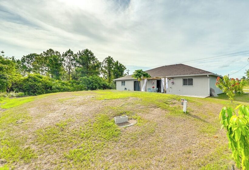 Lehigh Acres Getaway Near Parks & Golfing!