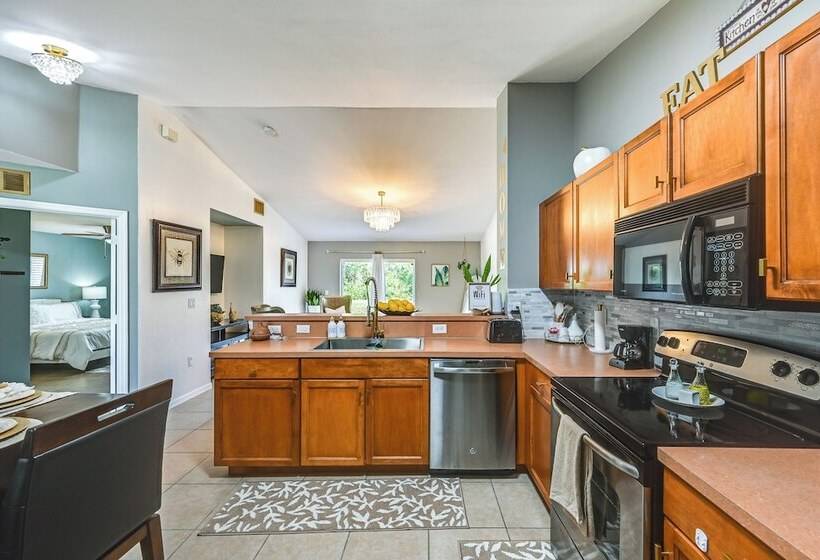 Lehigh Acres Getaway Near Parks & Golfing!