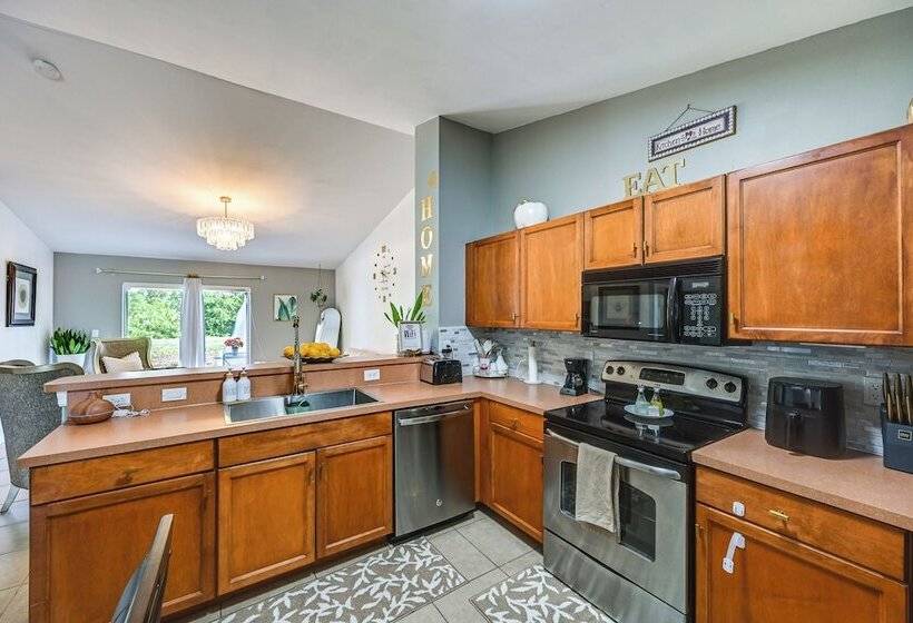 Lehigh Acres Getaway Near Parks & Golfing!