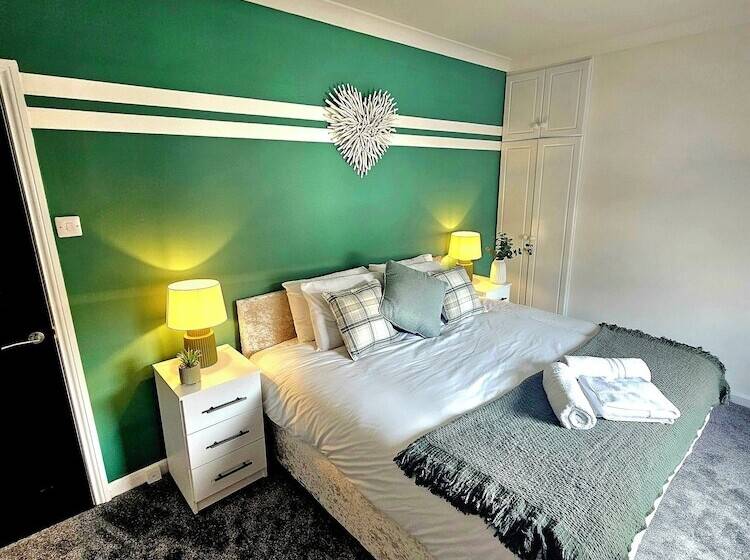 Резиденция Cozy House In Bridgwater Sleeps 6 Long Stays