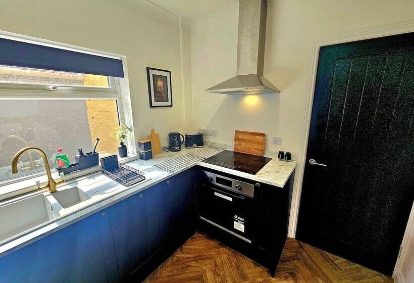 Резиденция Cozy House In Bridgwater Sleeps 6 Long Stays