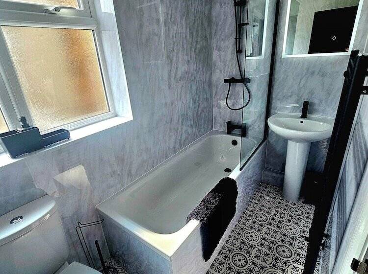 Резиденция Cozy House In Bridgwater Sleeps 6 Long Stays