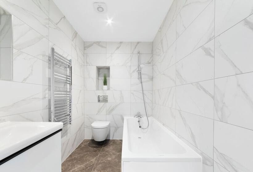 דירת נופש Guest Ready   Oak Crescent City House, London, E14