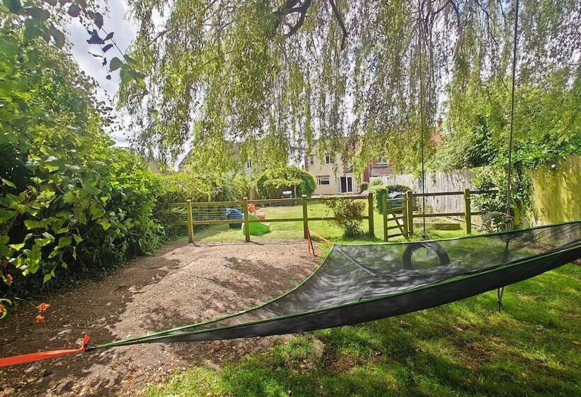 إقامة King Arthur S Rest   Sleeps 10, Hot Tub & Garden