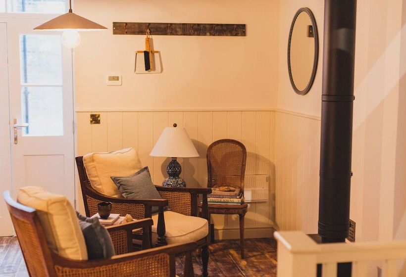 レジデンス Rockpool Cottage 5 Buckingham Mews Coastal Retreat