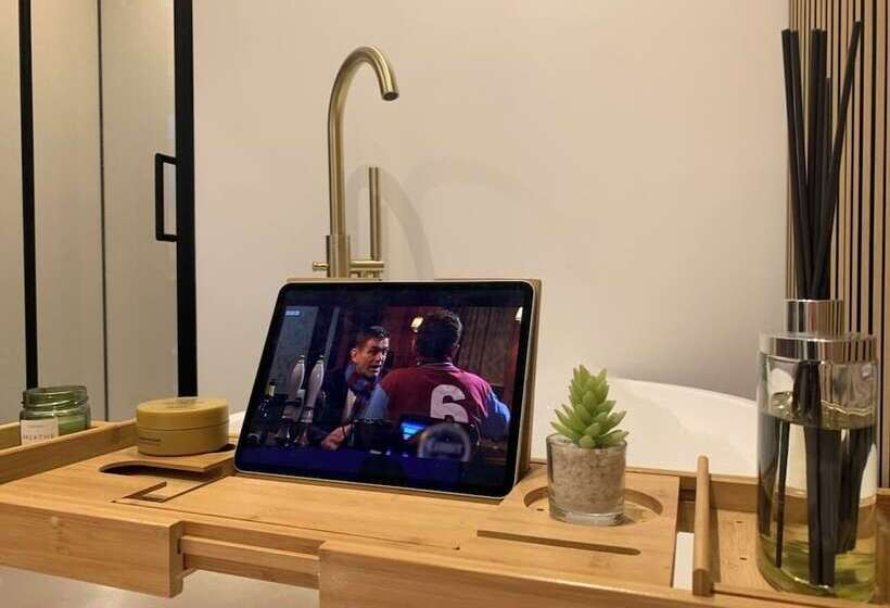 דירת נופש Tranquil Retreat At Oak Lodge   Swimming Pool