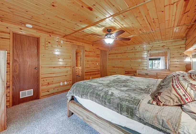 Roomy Log Cabin W/ Hot Tub, Walk To Kenai River!