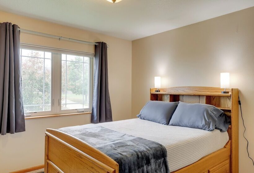 Roomy Piedmont Home W/ Yard < 14 Mi To Sturgis!