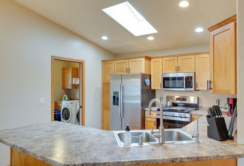 Roomy Piedmont Home W/ Yard < 14 Mi To Sturgis!