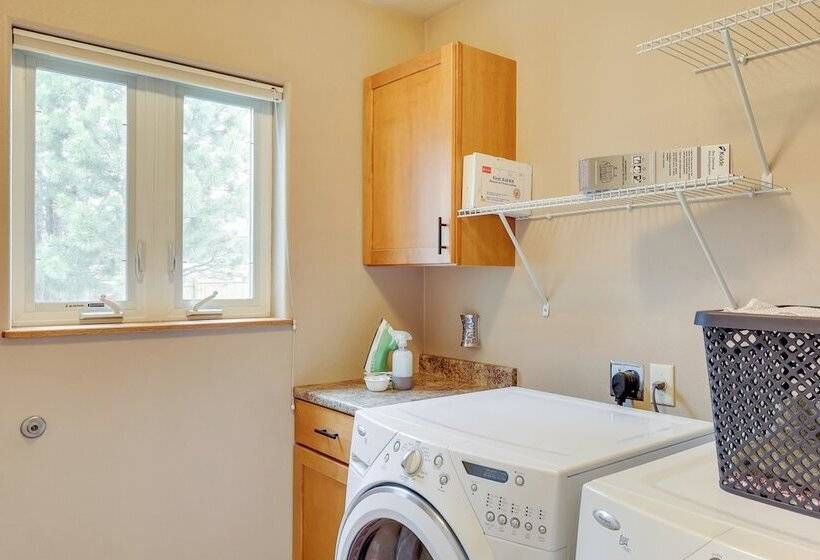 Roomy Piedmont Home W/ Yard < 14 Mi To Sturgis!