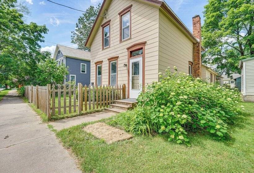 Saratoga Springs Home Near Downtown & Casino!