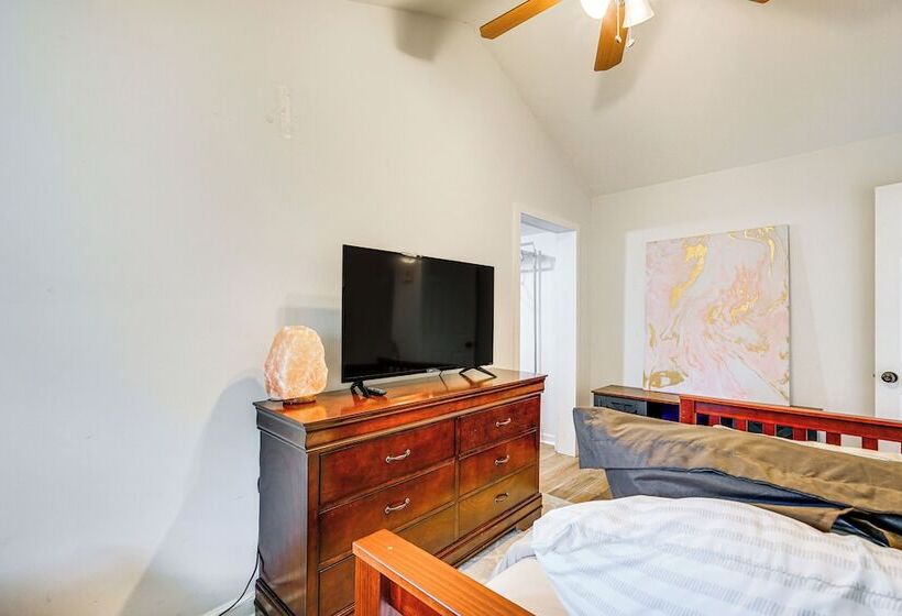 Saratoga Springs Home Near Downtown & Casino!