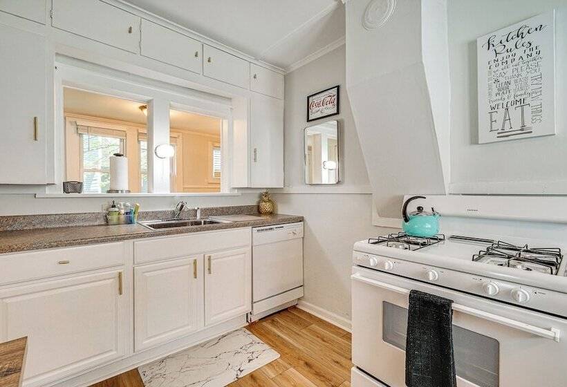 Saratoga Springs Home Near Downtown & Casino!