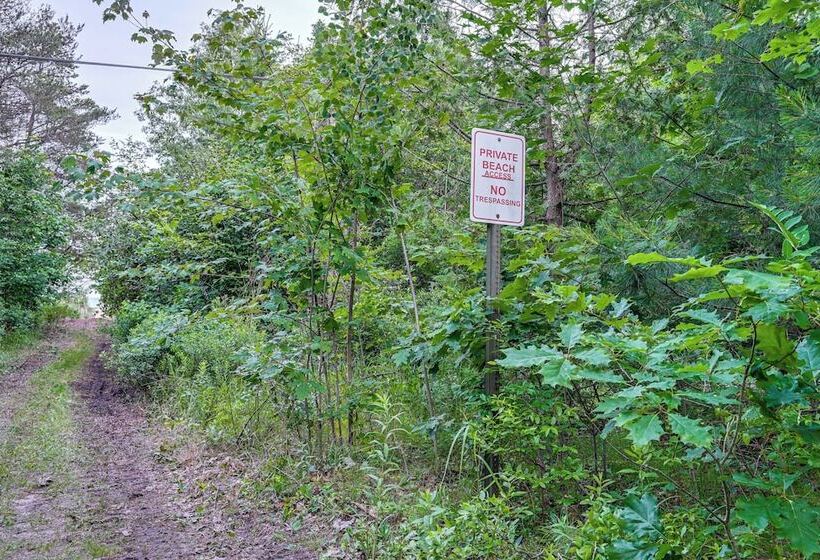 Secluded East Tawas Cabin W/ Private Beach Access!