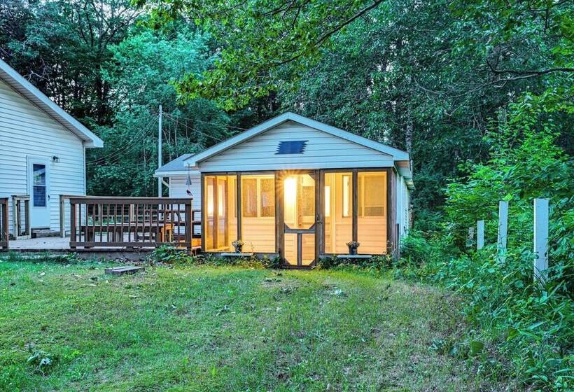 Secluded East Tawas Cabin W/ Private Beach Access!