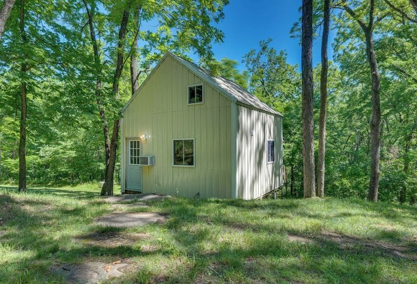 Secluded St Charles Cabin W/ Gas Grill + Fire Pit!