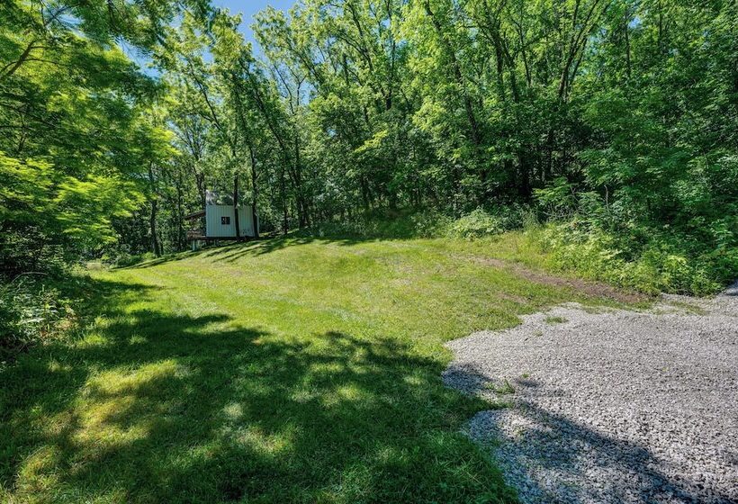 Secluded St Charles Cabin W/ Gas Grill + Fire Pit!