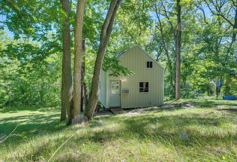 Secluded St Charles Cabin W/ Gas Grill + Fire Pit!