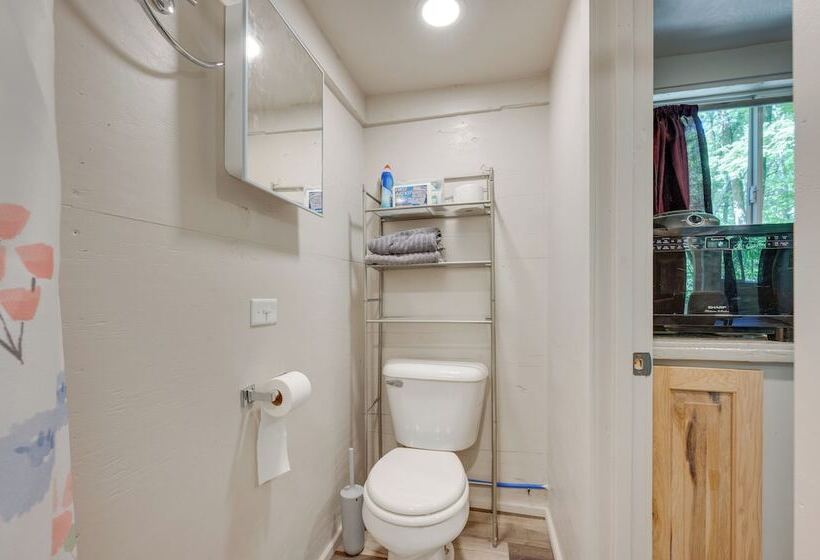 Secluded St Charles Cabin W/ Gas Grill + Fire Pit!