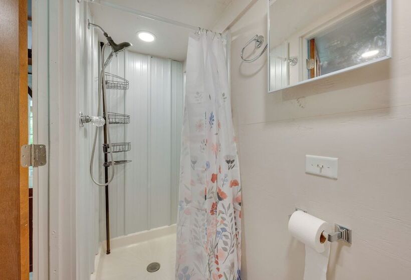 Secluded St Charles Cabin W/ Gas Grill + Fire Pit!