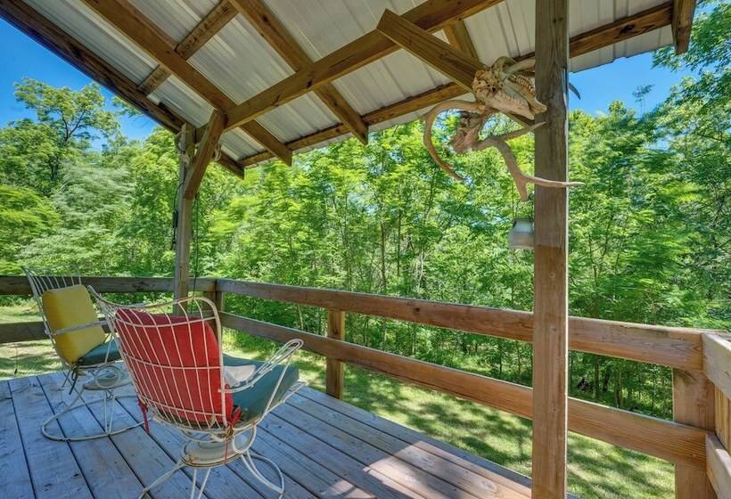 Secluded St Charles Cabin W/ Gas Grill + Fire Pit!