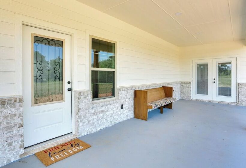 Sleek Jacksboro Home W/ Fireplace + Patio!