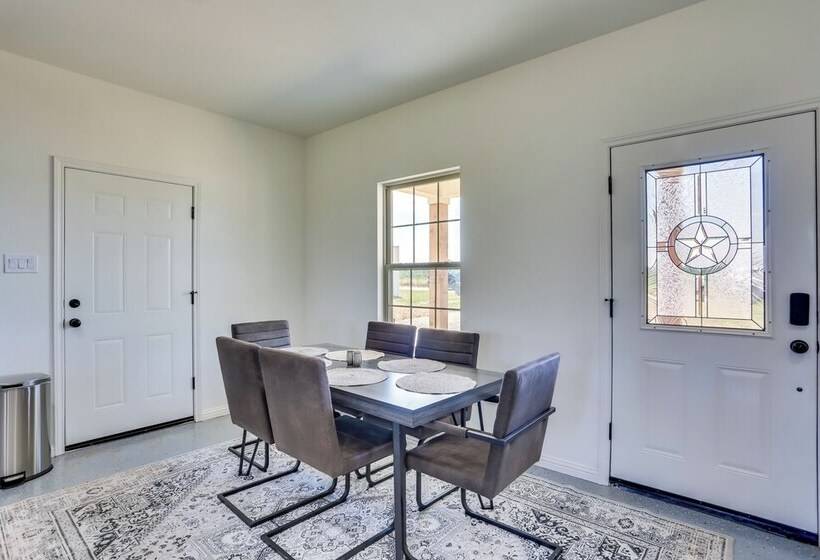 Sleek Jacksboro Home W/ Fireplace + Patio!