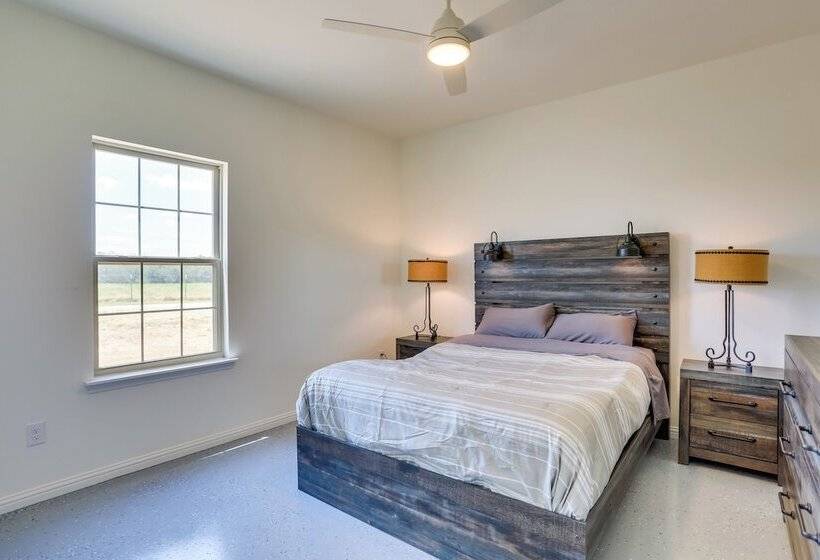 Sleek Jacksboro Home W/ Fireplace + Patio!