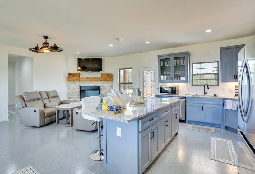 Sleek Jacksboro Home W/ Fireplace + Patio!