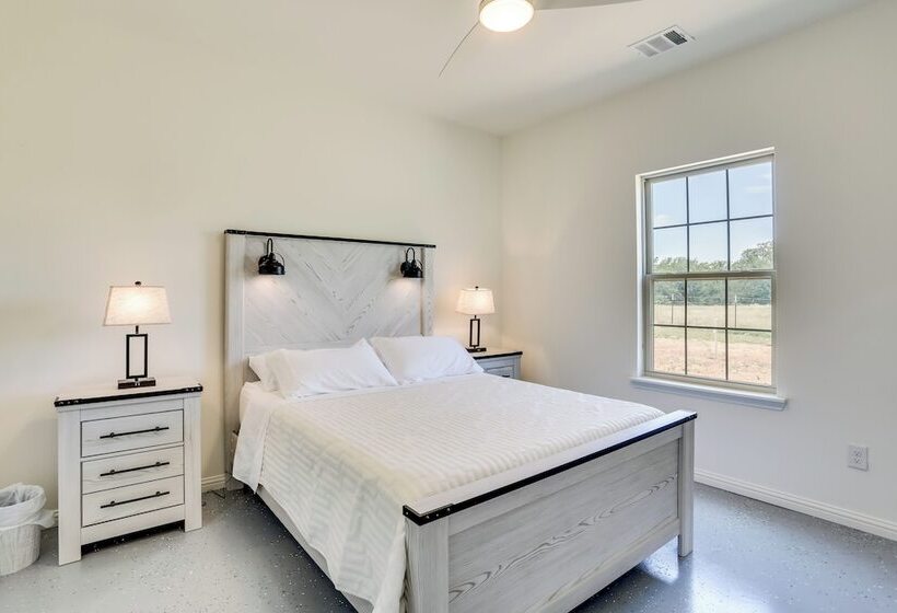 Sleek Jacksboro Home W/ Fireplace + Patio!