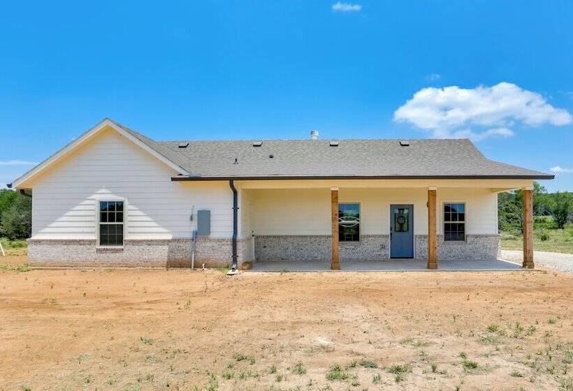 Sleek Jacksboro Home W/ Fireplace + Patio!
