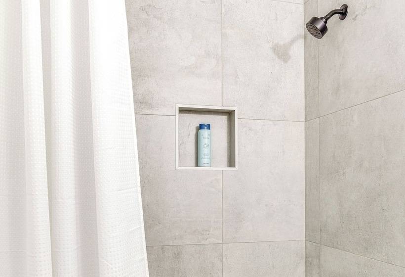 Sleek Tennessee Retreat: 2 Mi To Center Hill Lake!