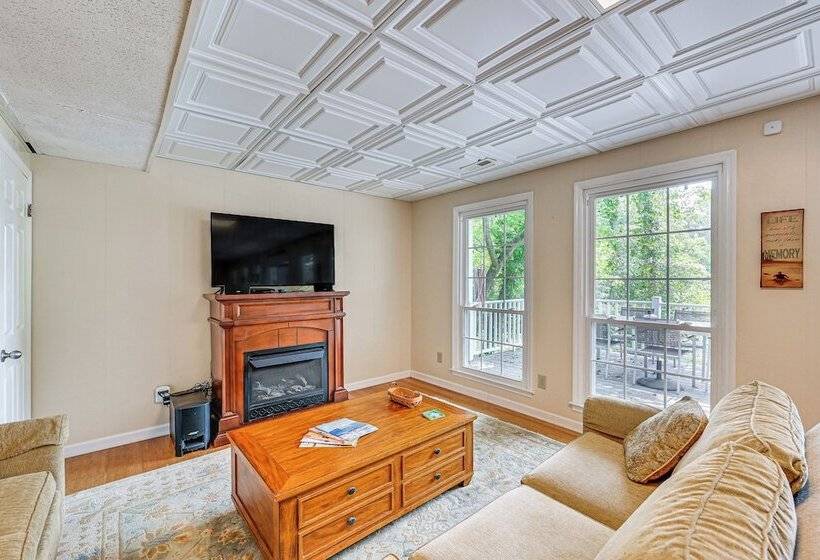 Smith Mountain Lake Cottage W/ Dock + Fire Pit!