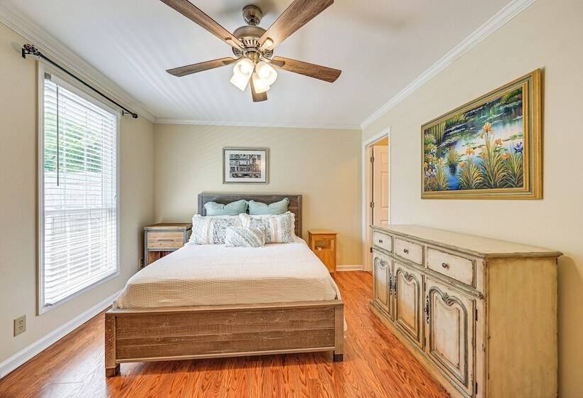 Smith Mountain Lake Cottage W/ Dock + Fire Pit!