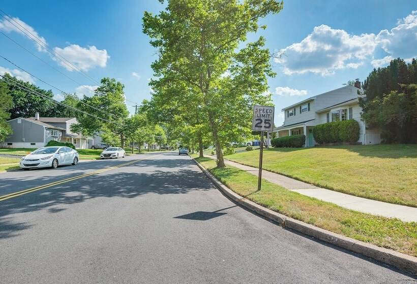 Somerset Home W/ Large Yard Near Parks & Trails