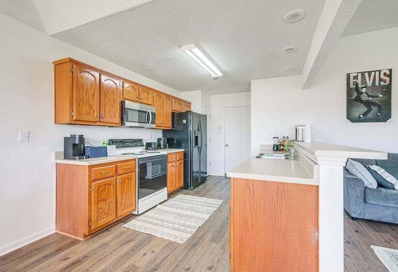 Large Backyard: Peaceful Home In Southaven!