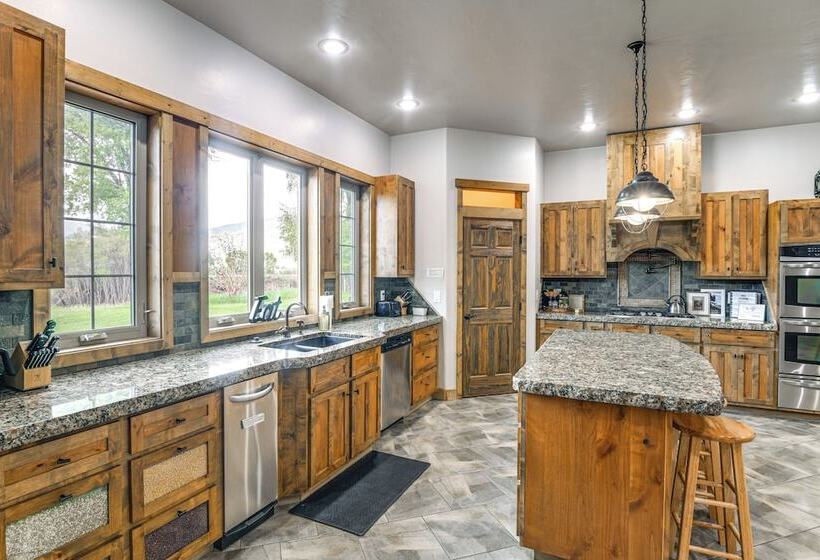 Spacious Afton Home: Patio, Grill & Mountain Views