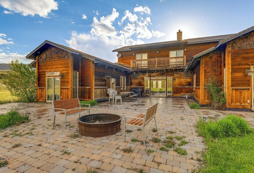 Spacious Afton Home: Patio, Grill & Mountain Views