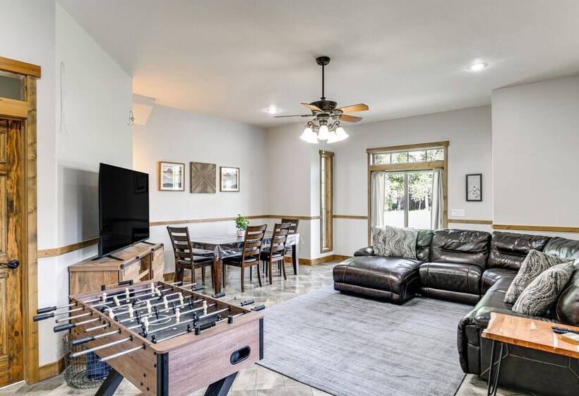 Spacious Afton Home: Patio, Grill & Mountain Views