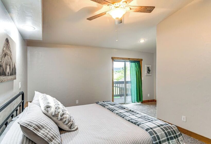 Spacious Afton Home: Patio, Grill & Mountain Views