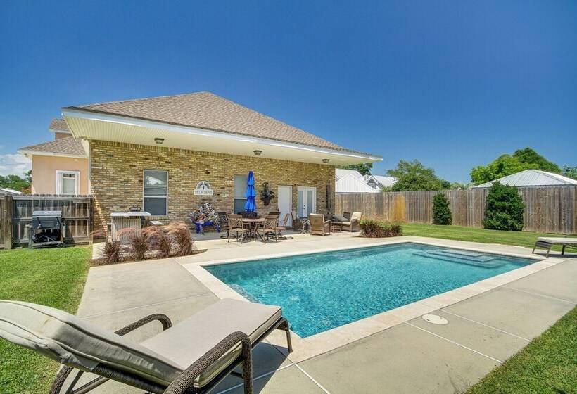 Spacious Bay St Louis Home   1/2 Mi To Old Town!