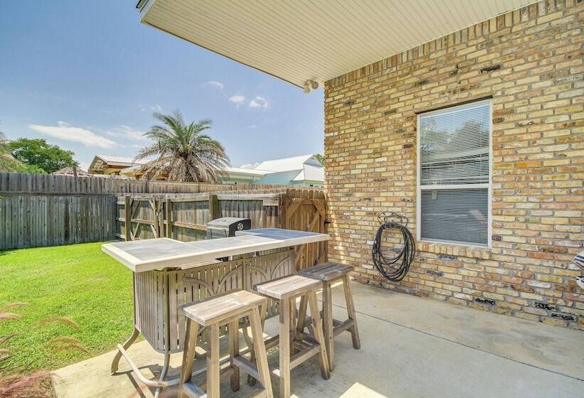 Spacious Bay St Louis Home   1/2 Mi To Old Town!