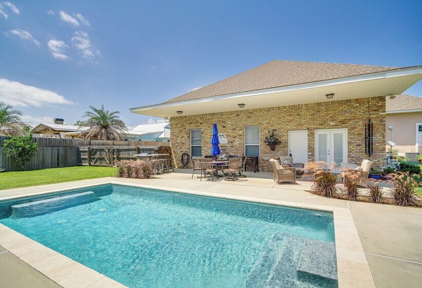 Spacious Bay St Louis Home   1/2 Mi To Old Town!