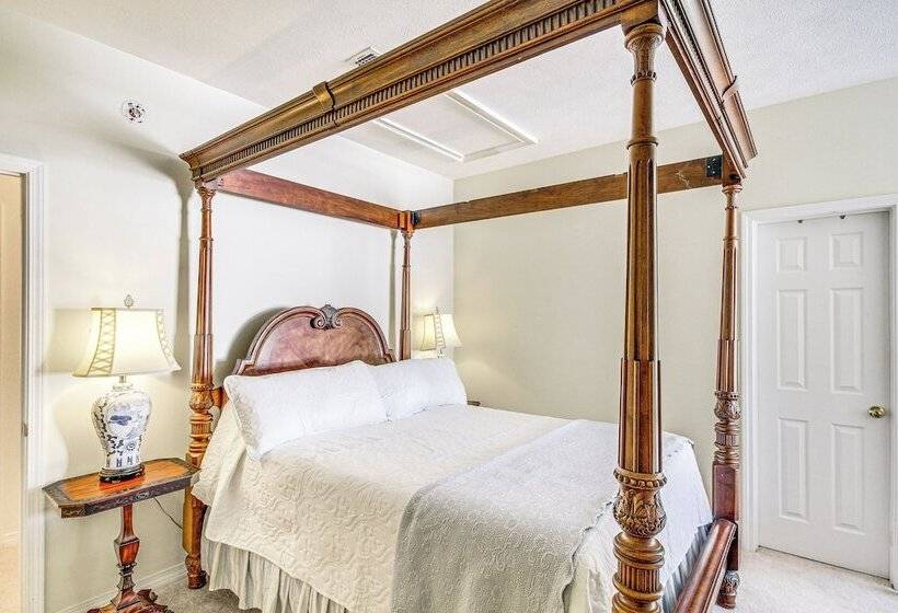 Spacious Bay St Louis Home   1/2 Mi To Old Town!