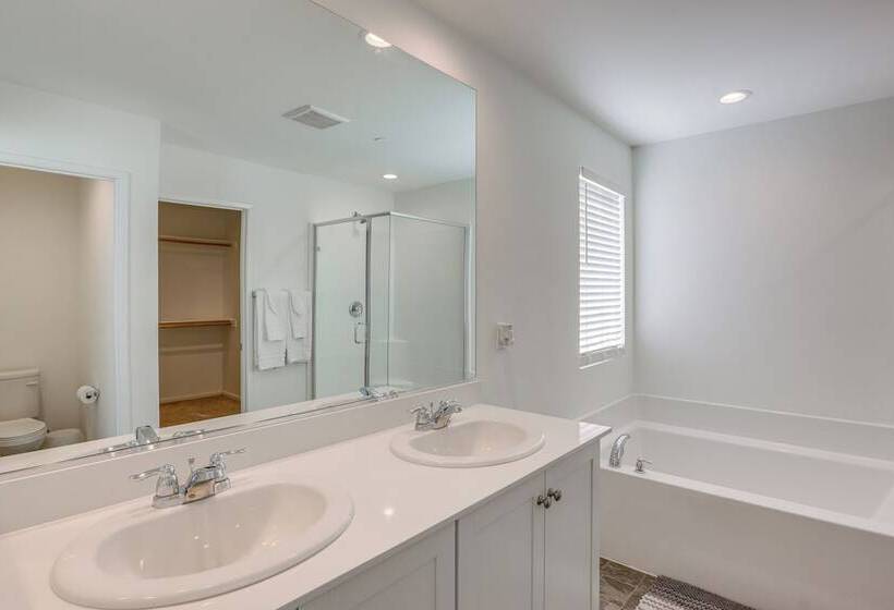 Coachella Home W/ Game Room & 1 Pm Check Out